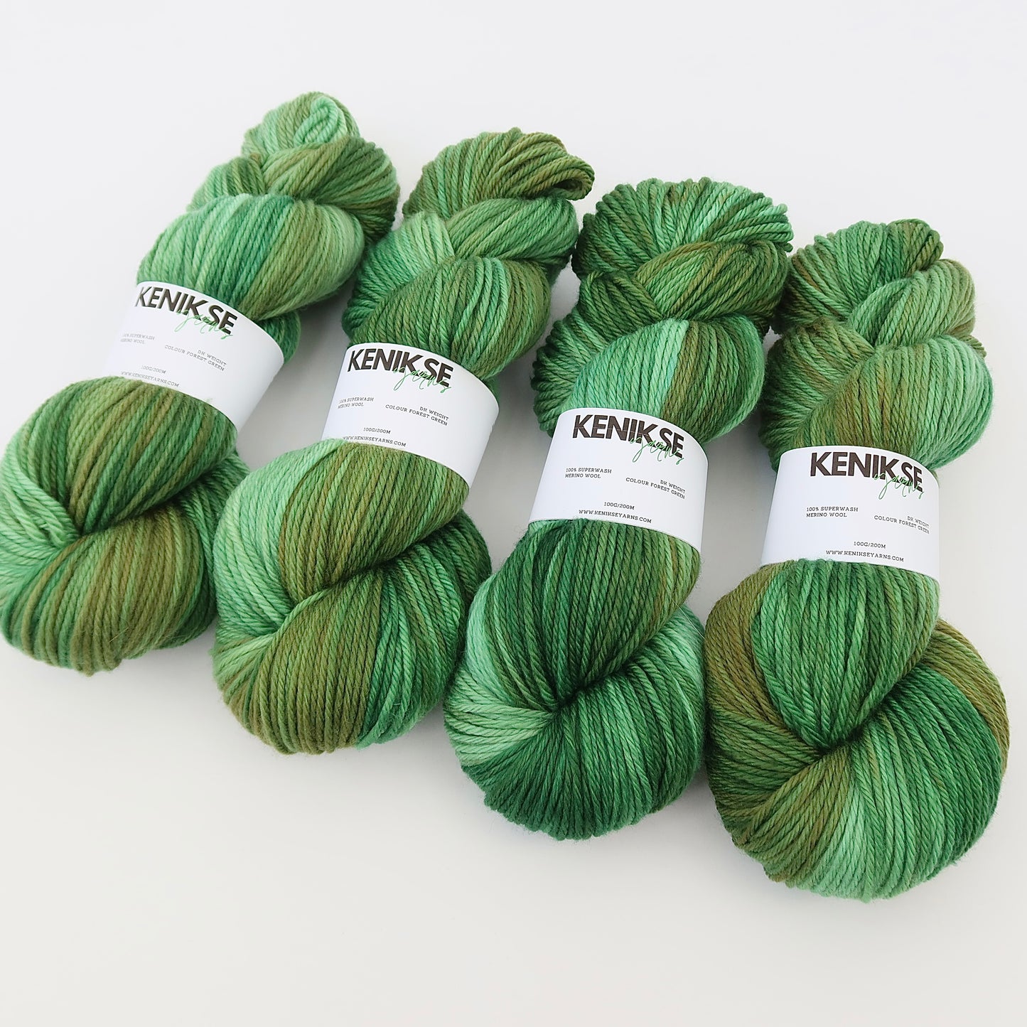 DK Superwash Merino Wool Yarn 100g in colour Forest Green
