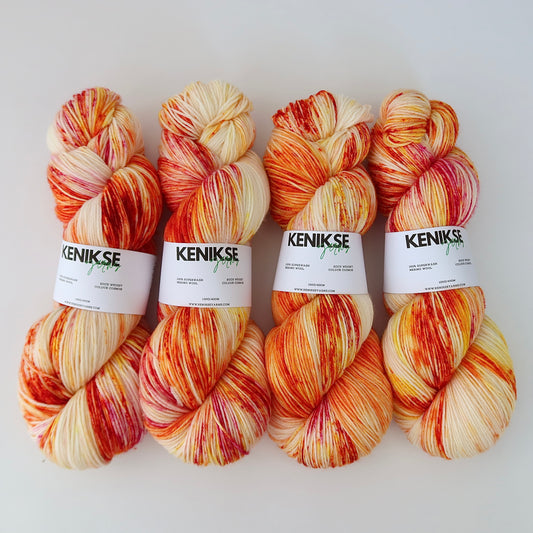 4-ply Superwash Merino Wool Yarn 100g in colour Cosmos