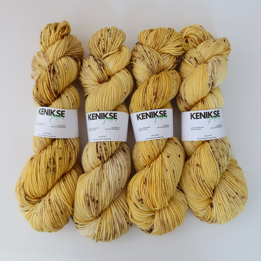 DK Superwash Merino Wool Yarn 100g in colour Beekeeper