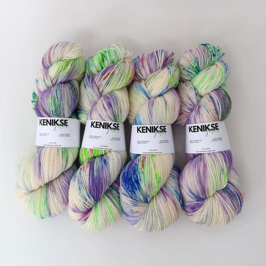 4-ply Superwash Merino Wool Yarn 100g in colour Cassis