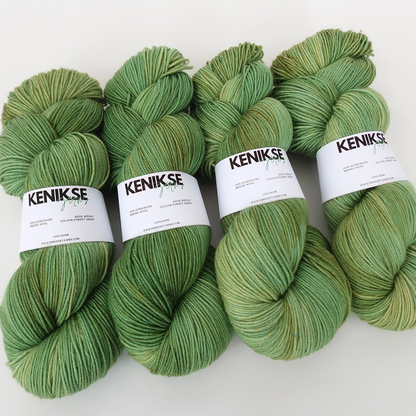 4-ply Superwash Merino Wool Yarn 100g in colour Forest Green