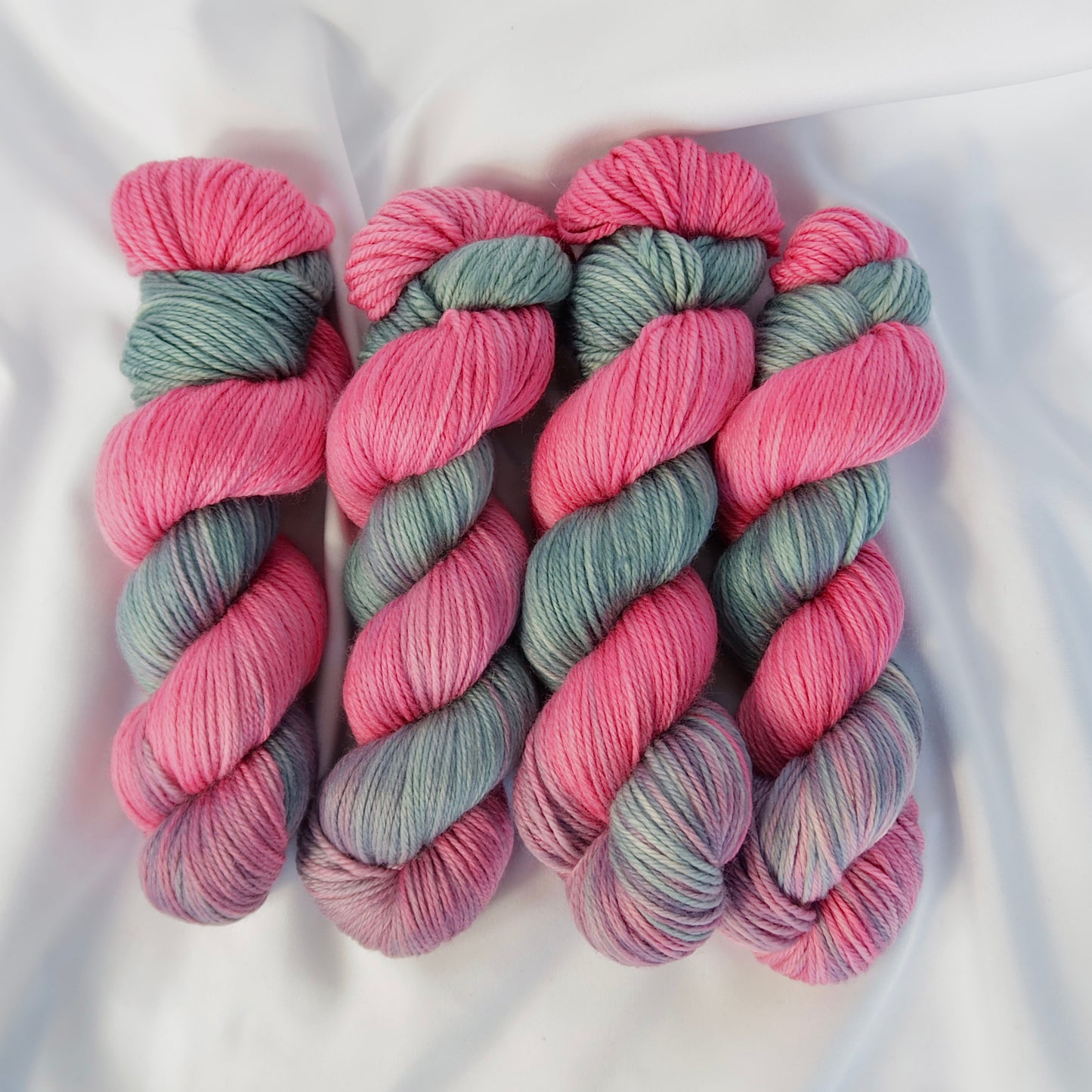 DK Superwash Merino Wool Yarn 100g in colour First Kiss