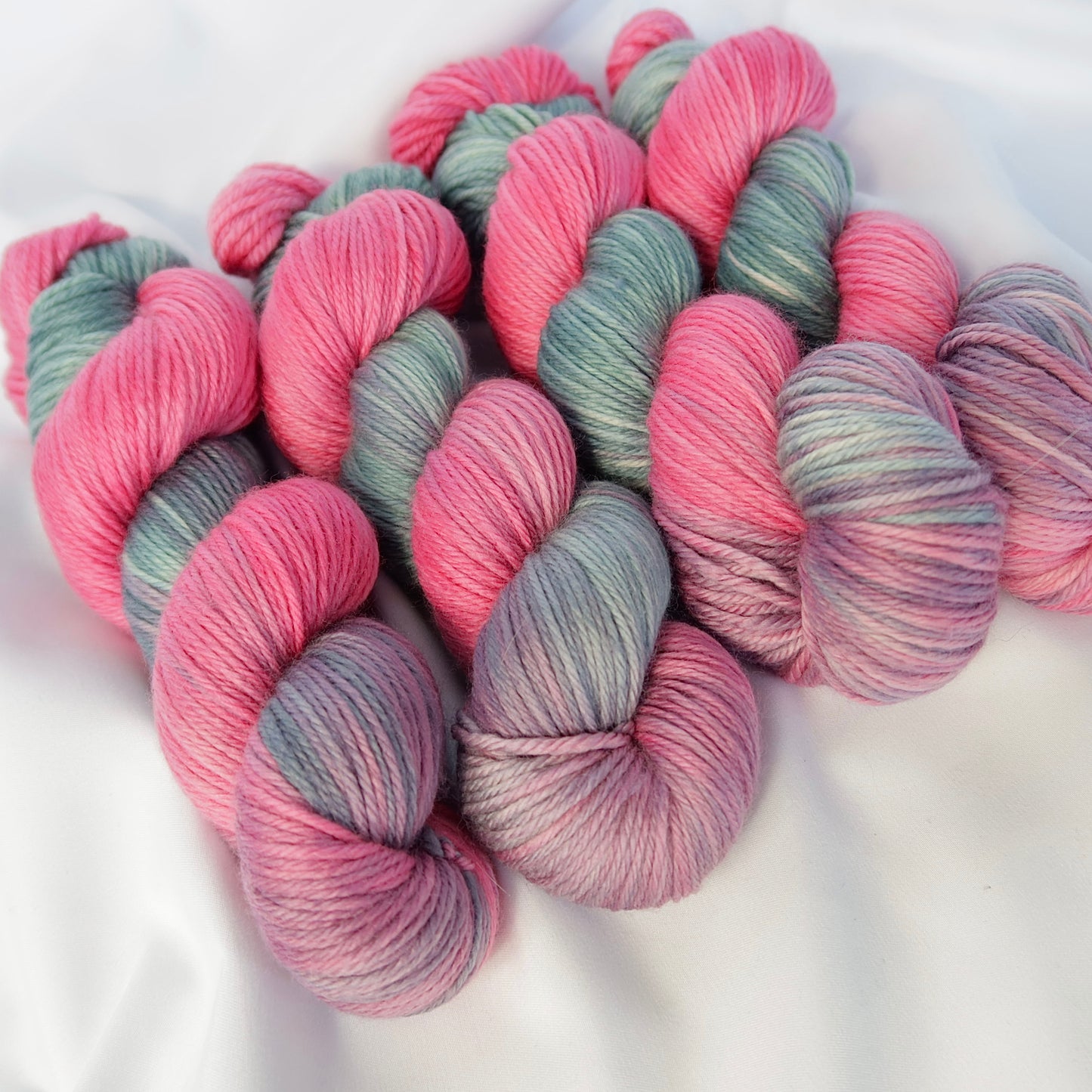 DK Superwash Merino Wool Yarn 100g in colour First Kiss