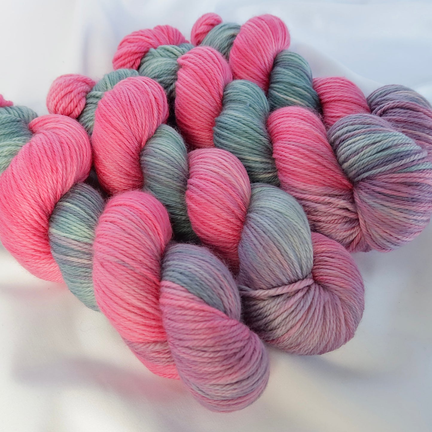 DK Superwash Merino Wool Yarn 100g in colour First Kiss