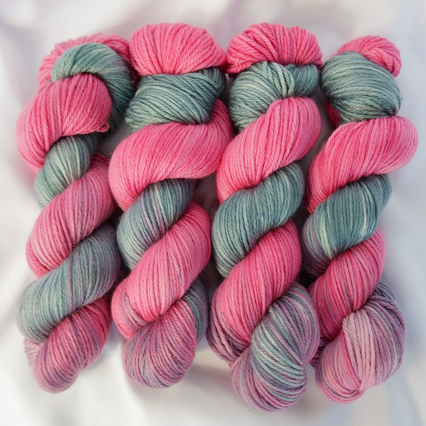 DK Superwash Merino Wool Yarn 100g in colour First Kiss