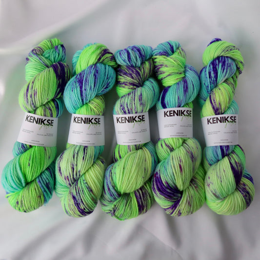 DK Superwash Merino Wool Yarn 100g in colour Lime Paradise