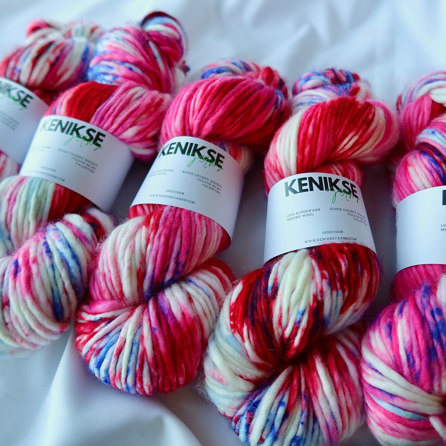 Super Chunky Superwash Merino Wool Yarn 100g in colour Be My Valentine