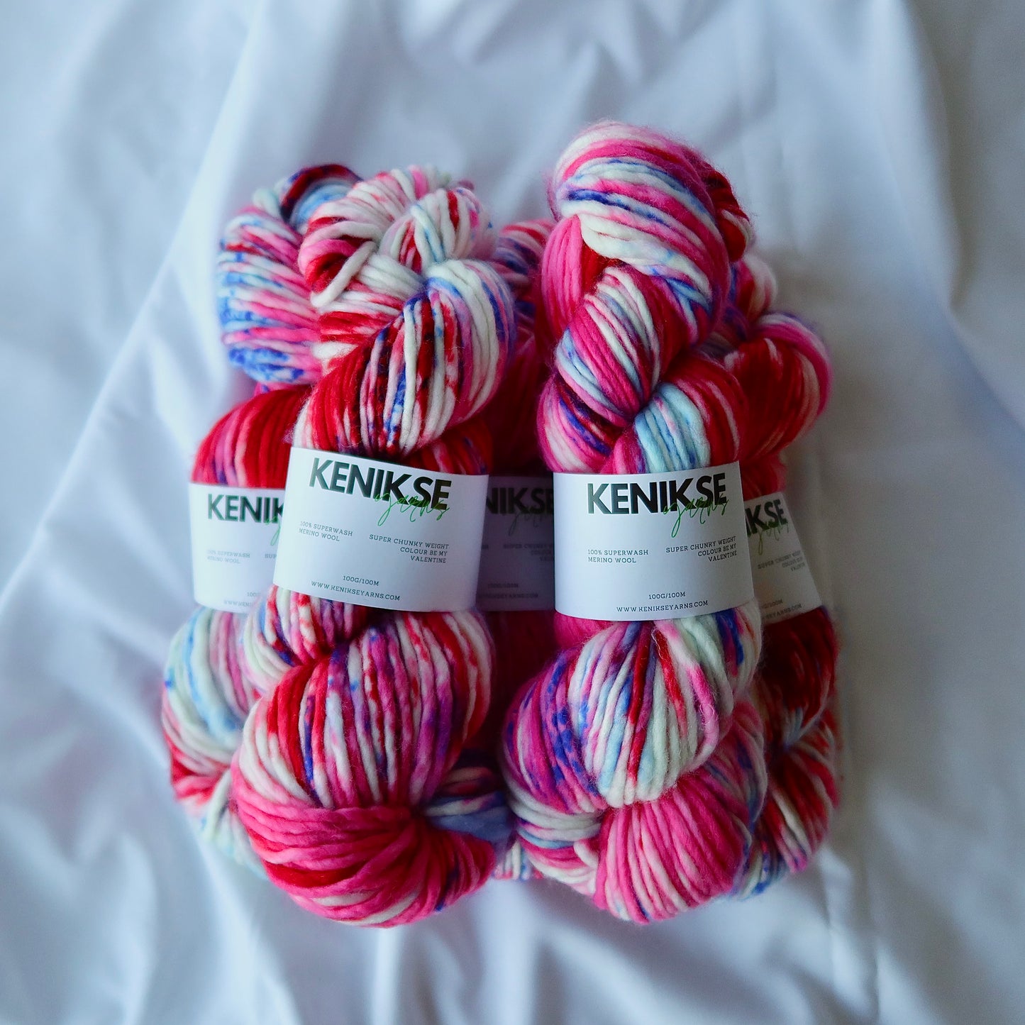 Super Chunky Superwash Merino Wool Yarn 100g in colour Be My Valentine