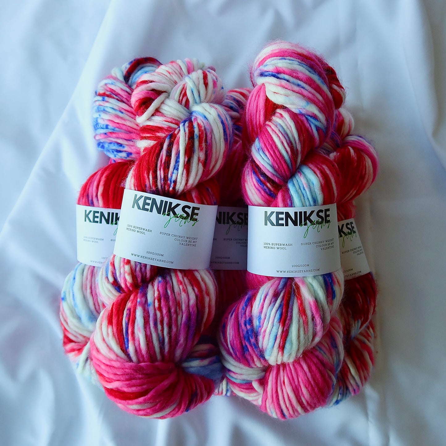 Super Chunky Superwash Merino Wool Yarn 100g in colour Be My Valentine