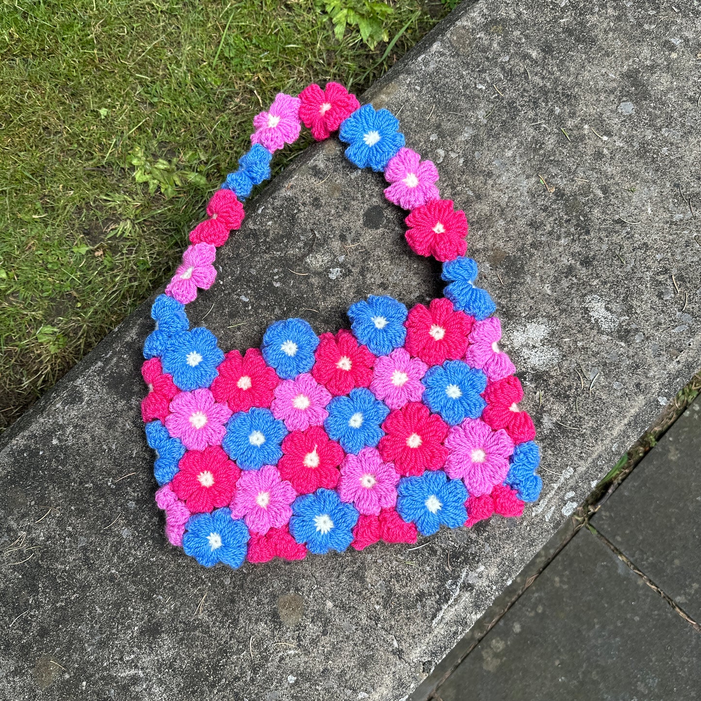 Crochet Puff Flower Handbag Pattern