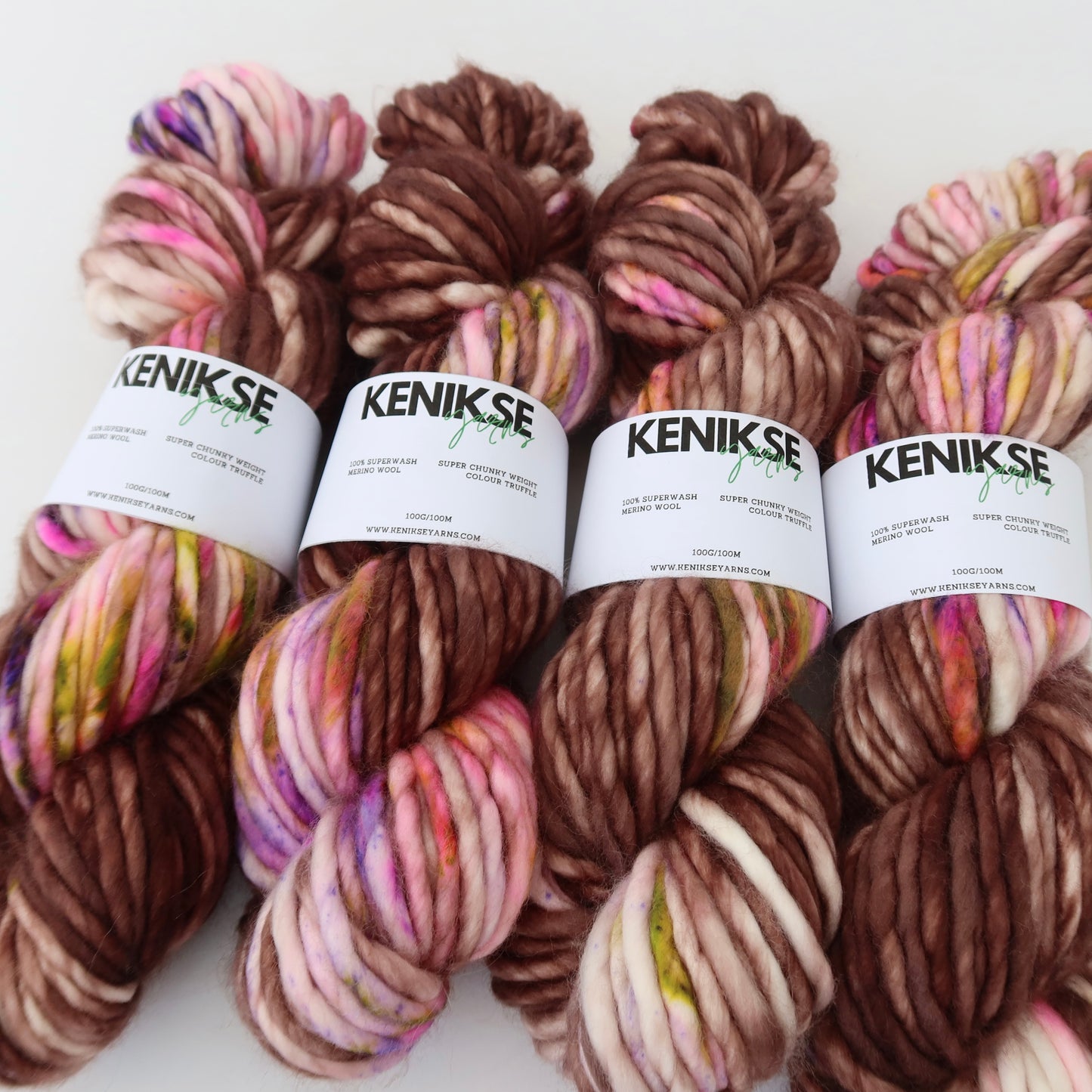 Super Chunky Superwash Merino Wool Yarn 100g in colour Truffle