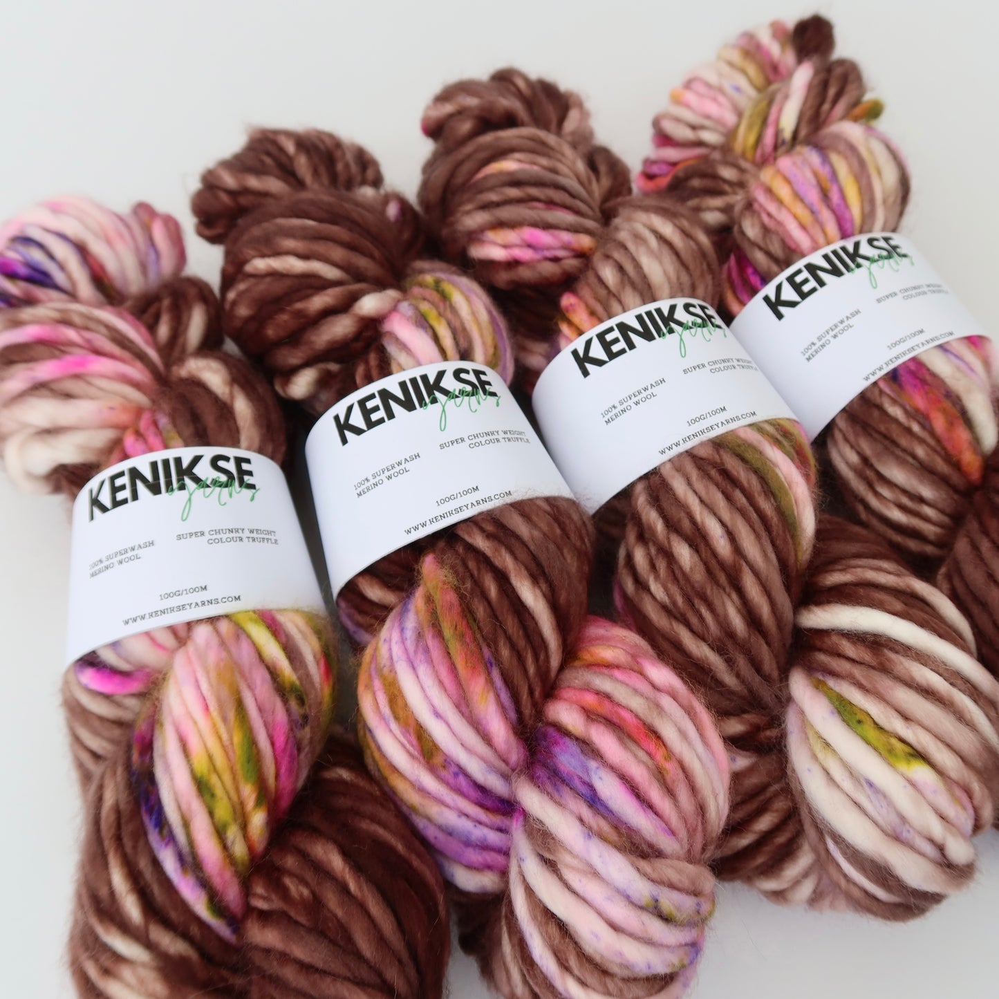 Super Chunky Superwash Merino Wool Yarn 100g in colour Truffle