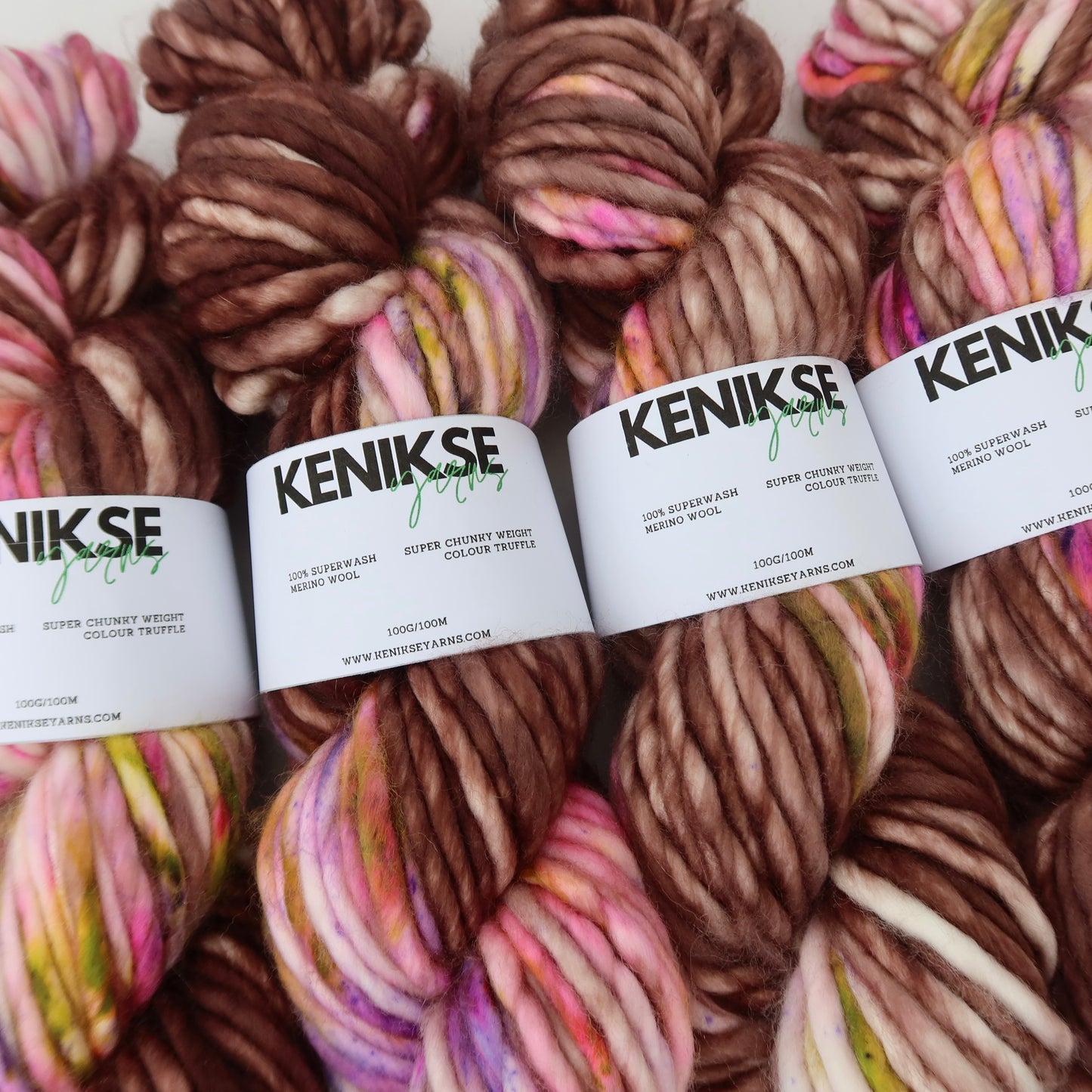 Super Chunky Superwash Merino Wool Yarn 100g in colour Truffle