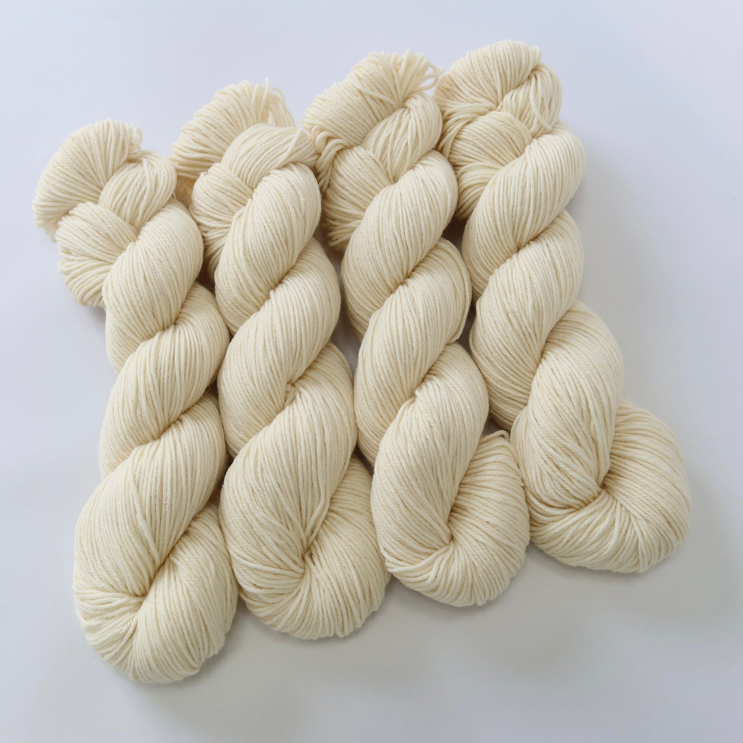 DK Superwash Bluefaced Leicester Wool and Nylon Yarn 100g undyed