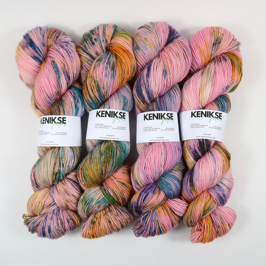 4-ply Superwash Bluefaced Leicester Wool and Nylon Yarn 100g in colour Cranberry