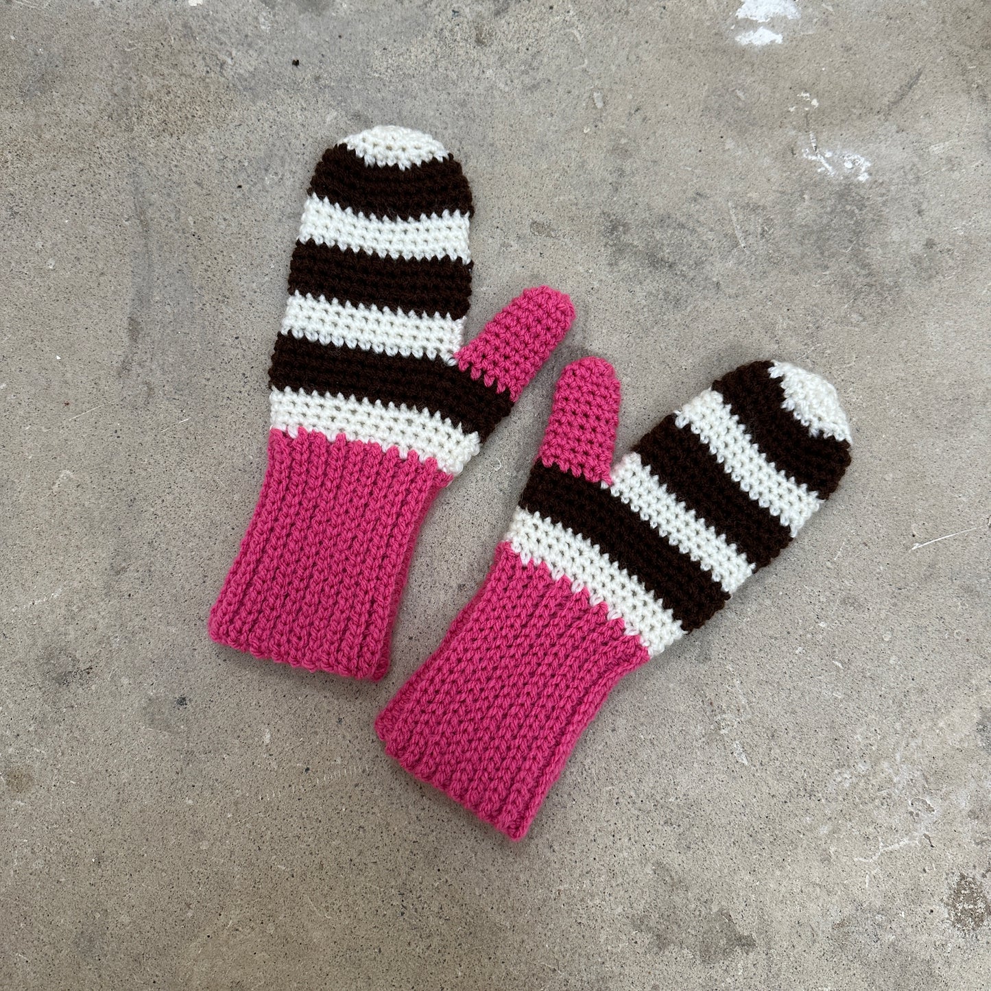 Crochet mittens pattern